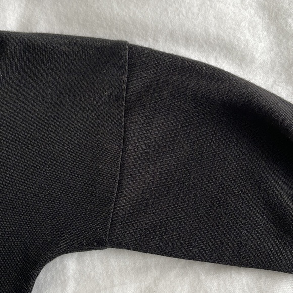 Vince. Long Sleeve V Neck Top - Picture 5 of 6
